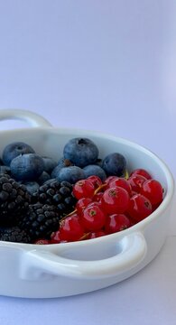 piatto di frutta estiva