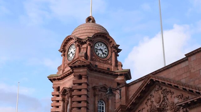 Nottingham Railway Station is located near the historic Lace Market district, close to Nottingham city centre and Old Market Square, serving as a major transport hub in Nottingham, England.