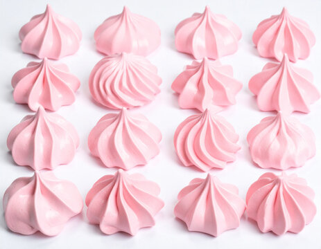 ピンクのストロベリーホイップクリーム　スイーツ素材
