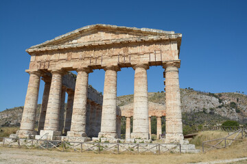 Fototapeta premium Temple de Ségeste - Parc archéologique de Ségeste - Sicile - Italie