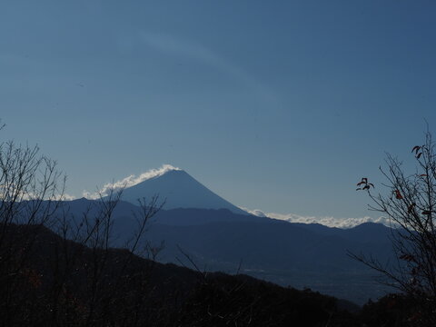 A natural autumn landscape photographed in late November at Shosenkyo Gorge in Kofu City, Yamanashi Prefecture, Japan.