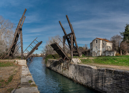 The famous Langlois Bridge (also known as Pont Van-Gogh) on the Canal d'Arles &agrave; Bouc near the city of Arles in southern France.