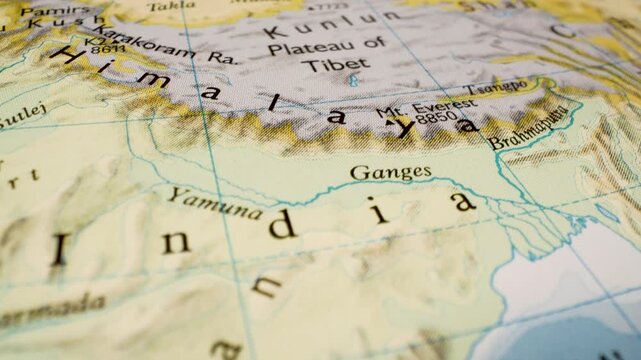 Gliding on map from India to Tibetan plateau showing mountain geography