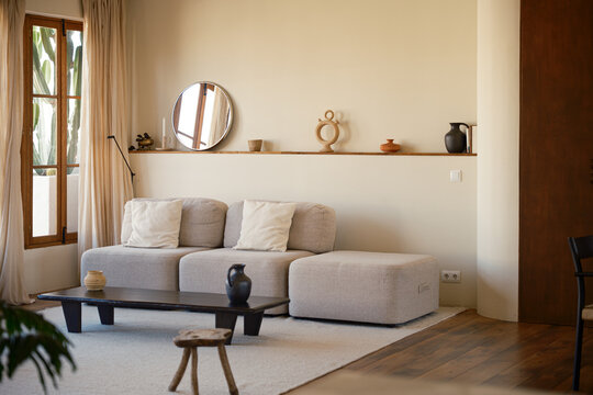 Cozy and modern living room 