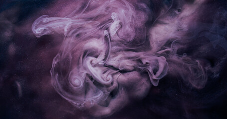 Obraz premium Magic ink splash. Smoke texture. Purple cosmic flow wave swirling paint mist. Mystic stream defocused puff explosion abstract background.