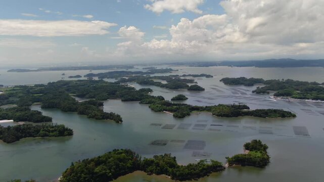 松島を空撮 日本三景に広がる多島美と穏やかな海