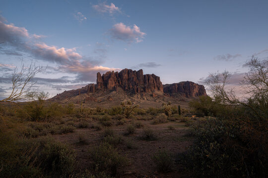 Beautiful sunset at Lost Dutchman park, superstition mountains view. travel and landscape banner