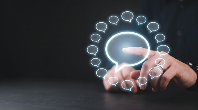 Language Coach Using Holographic Learning Interface with Speech Bubbles and Conversation Icons