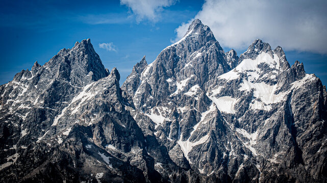 The jagged mountain peaks of the Teton range