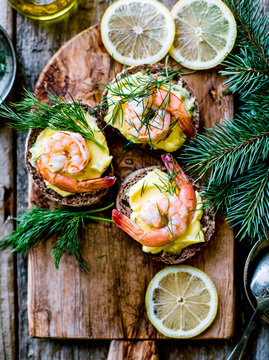 Shrimp Canap&eacute;s with Cream Cheese and Lemon &ndash; AI Generative