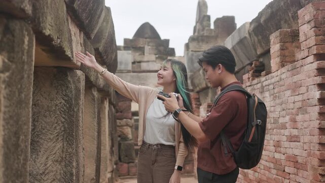 Travelers Checking Photos by White Building Part 70