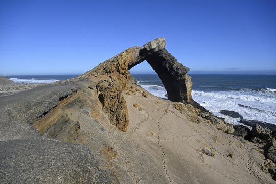 Arch rock, 55 metre high limestone arch, restricted diamond area, near L&uuml;deritz, Karas region, Namibia
