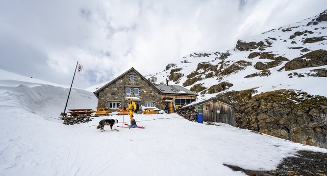 Ski tourers ascending from the Iffigtal to the Wildhornh&uuml;tte, snow-covered mountain landscape, Bernese Alps, Bernese Oberland, Switzerland