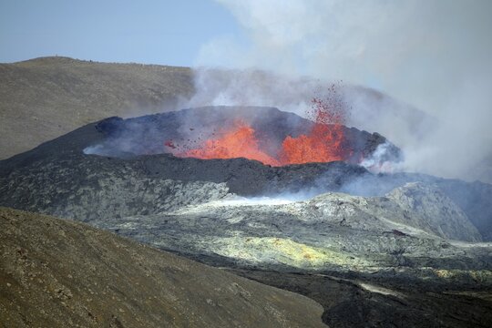 Active volcano with lava fountains, volcanic crater, Fagradalsfjall, Geldingadalir, Reykjanes, Sudurnes, Iceland