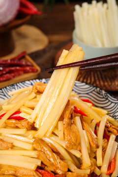 Stir-Fried Asparagus Lettuce Stems with Sliced Meat and Red Chili