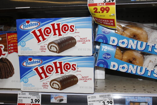 HOSTESS HOHOS boxes closeup shelf