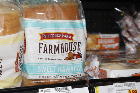 PEPPERIDGE FARM SWEET HAWAIAN Bread closeup