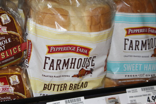 PEPPERIDGE FARM BUTTER BREAD bag closeup shelf
