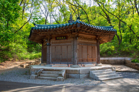 창호문,현판,삼성흥낙정,삼성각,수국사,구산동,은평구,서울
