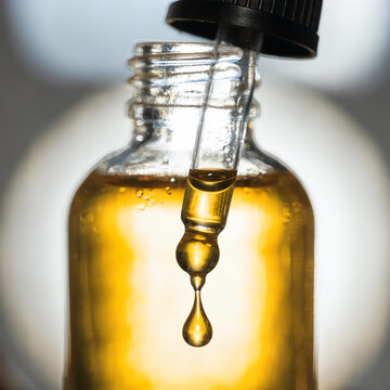 Serum-Bottle-Oil-Drop-Backlight"