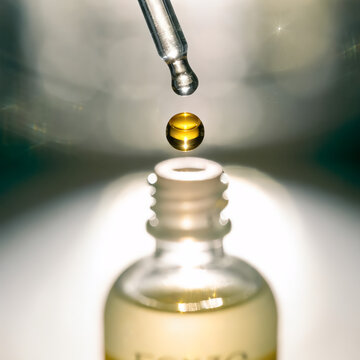 Serum-Bottle-Oil-Drop-Backlight"