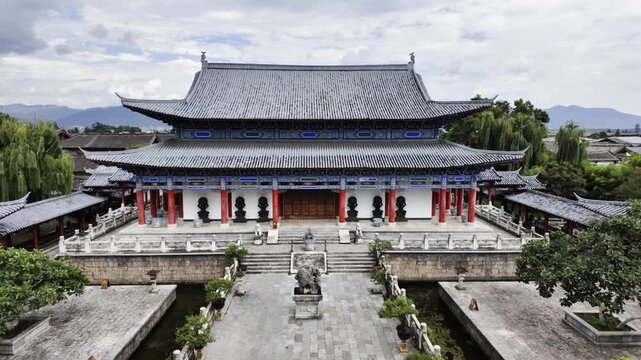 Traditional Chinese Hall Complex with Courtyard