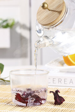 Traditional Chinese Luo Shen Hua Herbal Tea with Cultural Connotations and Healthy Characteristics