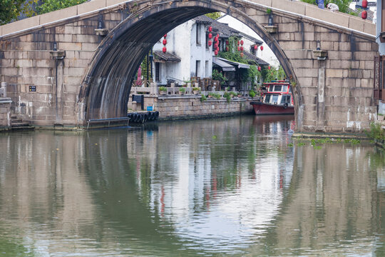 Wuxi Canal Bridge, Jiangsu Province - Traditional Chinese Architecture