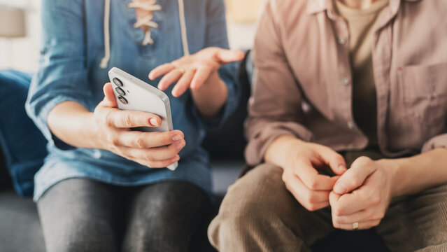 Relationship conflict after reading phone message