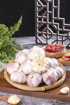 Fresh Purple Garlic Bulbs from Chinese Provinces - Henan Yunnan Shandong Farmer Harvest Display
