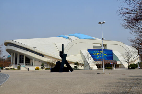 SEOUL KOREA, :Seoul Olympic swimming pool is located in Seoul, South Korea. It is the stadium built for the 1988 Summer Olympics and the 10th Asian Games in 1986.