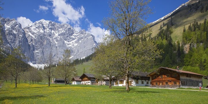 The alpine village of Eng, Eng-Alm, Karwendel mountains, Tyrol, Austria