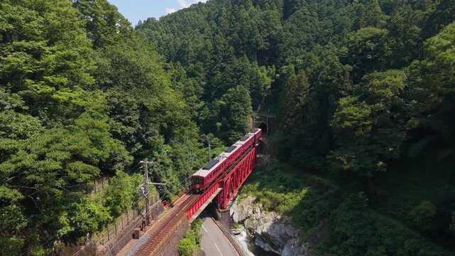「高野山に向かうGRAN天空と龍王渓」和歌山県九度山町 GRAN Tenku Sightseeing Train Passing Ryuo Valley, Bound for Koyasan, Kudoyama, Wakayama, Japan