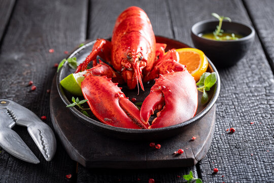 Teasty and fresh lobster with hammer and tongs.