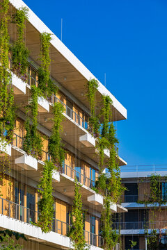Modern ecological education center with vertical garden in Stuttgart