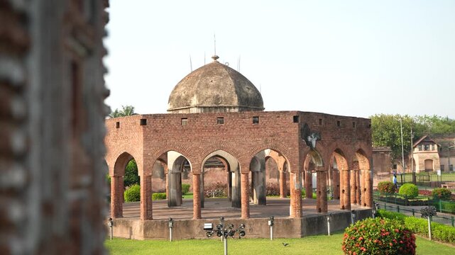 This temple is part of the Kalna Rajbari Temple complex, and its walls feature various types of intricate carvings.