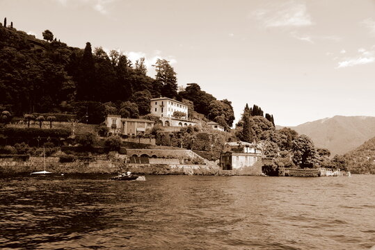 paesaggio lago di Como seppia
