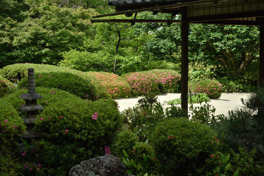 詩仙堂丈山寺　詩仙の間から見る庭園(京都市左京区)