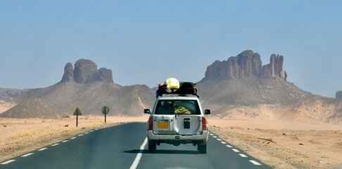 Crossing the Algerian Sahara Desert by 4x4 © Lies Ouwerkerk