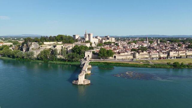 Avignon Palais des Papes, Pont Saint Benezet