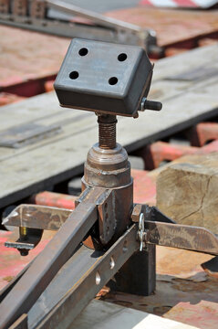 Fastening for support yacht on trailer