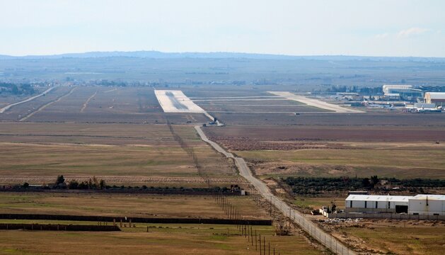 Pista Sur del Aeropuerto de Queen Alia, Amm&aacute;n, Jordania, Oriente Medio
