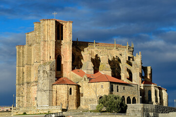 Naklejka premium Church of Santa María de la Asunción in Castro-Urdiales; Cantabria, Spain