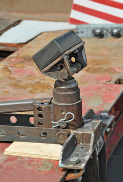 Fastener for support yacht on trailer