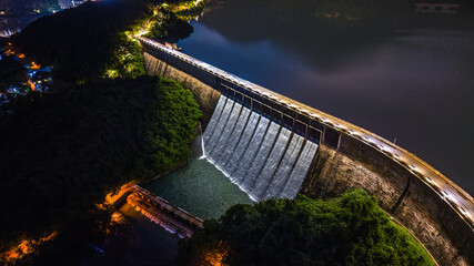 Obraz premium Hong Kong, July 18 2026 Night Tai Tam Tuk Reservoir Dam