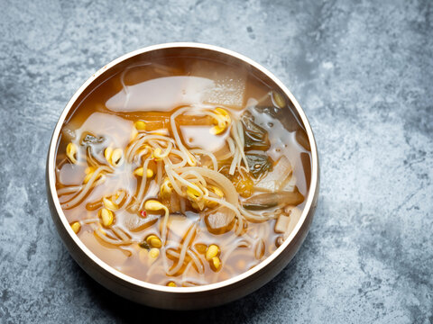 Bean Sprout and Rice Soup