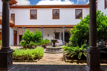 The town of San Cristóbal de La Laguna on the island of Tenerife boasts beautiful old houses with gardens. Old, historic streets in the former capital of Tenerife. © Oczarowany Wyspami