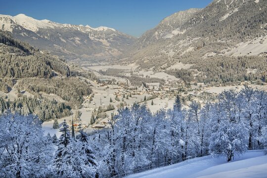 Snow-covered winter panorama of the valley, Bad Gastein, Gastein Valley, Hohe Tauern National Park, Salzburg province, Austria