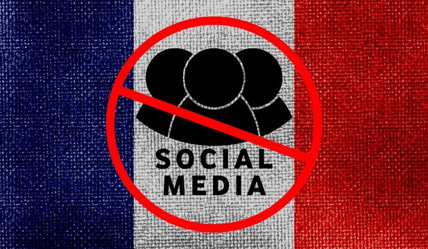 France declared social media ban for under 15 children. France became first European country to complete ban social media platforms under 15 children for safety and security, 