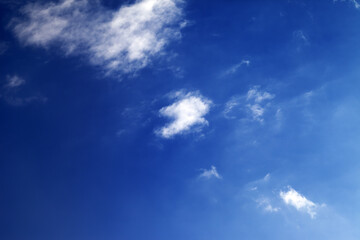 Obraz premium Beautiful blue sky with clouds
